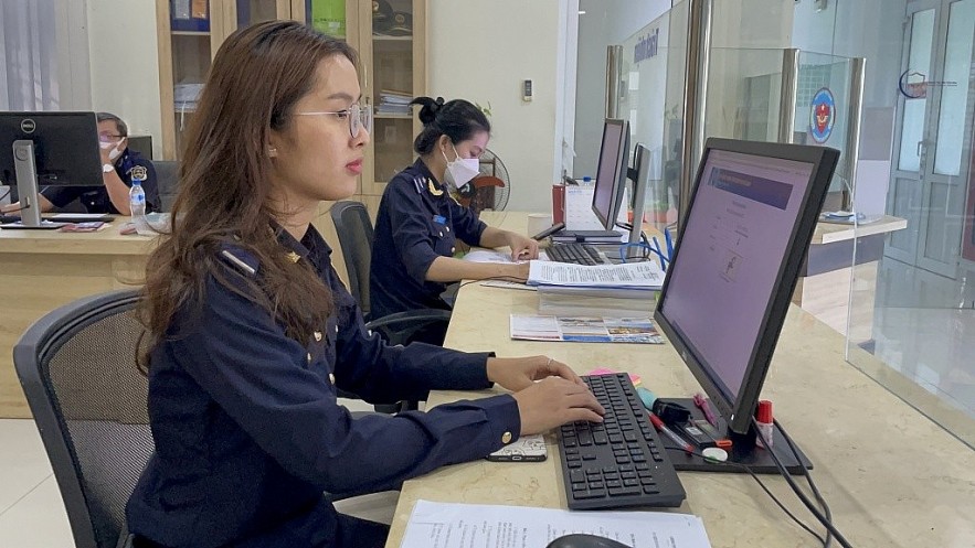 undefined Hải quan hướng dẫn Nghị định 119/2025/NĐ-CP về Biểu thuế xuất, nhập khẩu ưu đãi