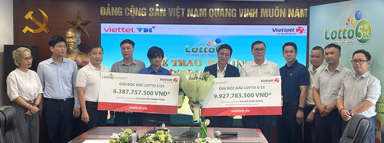 Vietlott trao 2 giải độc đắc đầu tiên của xổ số tự chọn Lotto 5/35