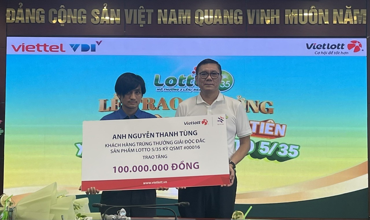 Vietlott trao 2 giải độc đắc đầu tiên của xổ số tự chọn Lotto 5/35