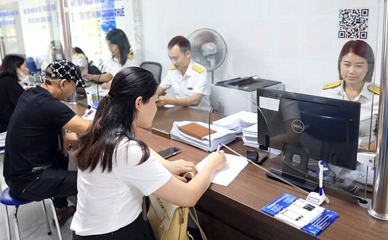 6 tháng, thu ngân sách từ hoạt động thương mại điện tử đạt 98.000 tỷ đồng 6 tháng, thu ngân sách từ hoạt động thương mại điện tử đạt 98.000 tỷ đồng