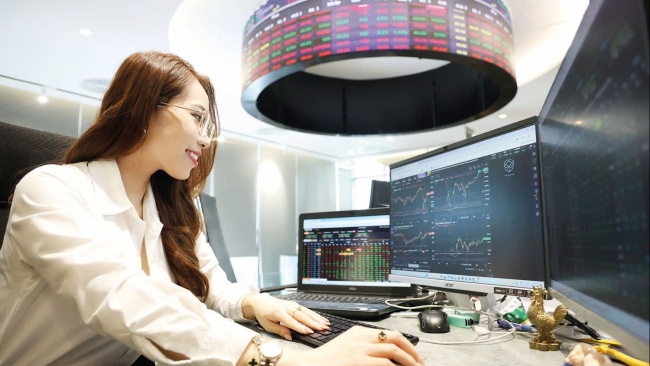 VN-Index hướng đến vùng đỉnh lịch sử - cơ hội nào cho nhà đầu tư?