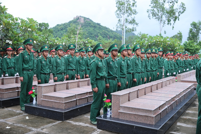 Thủ tướng: 'Tiếp tục làm hết sức mình để không một liệt sĩ nào bị lãng quên'- Ảnh 11.
