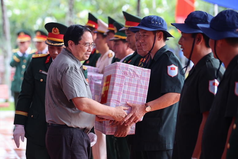 Thủ tướng: 'Tiếp tục làm hết sức mình để không một liệt sĩ nào bị lãng quên'- Ảnh 8.