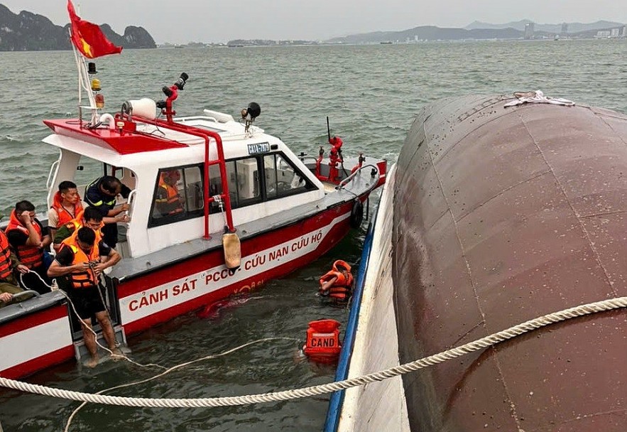 Đề nghị doanh nghiệp bảo hiểm chủ động xác định thiệt hại trong vụ lật tàu Vịnh Xanh 58