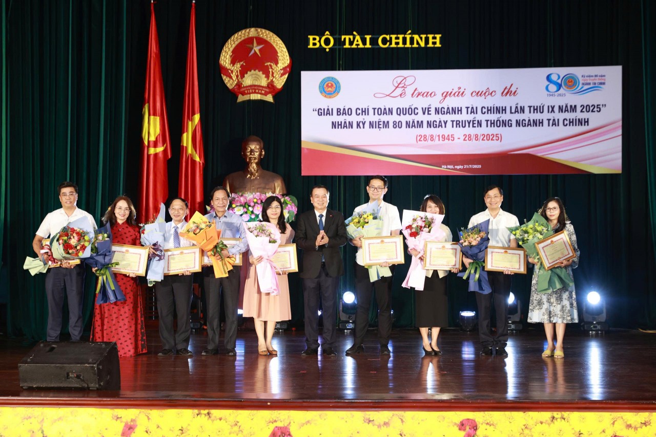 Báo Tài chính  - Đầu tư có 5 tác phẩm đoạt Giải Báo chí toàn quốc viết về ngành Tài chính lần thứ 9