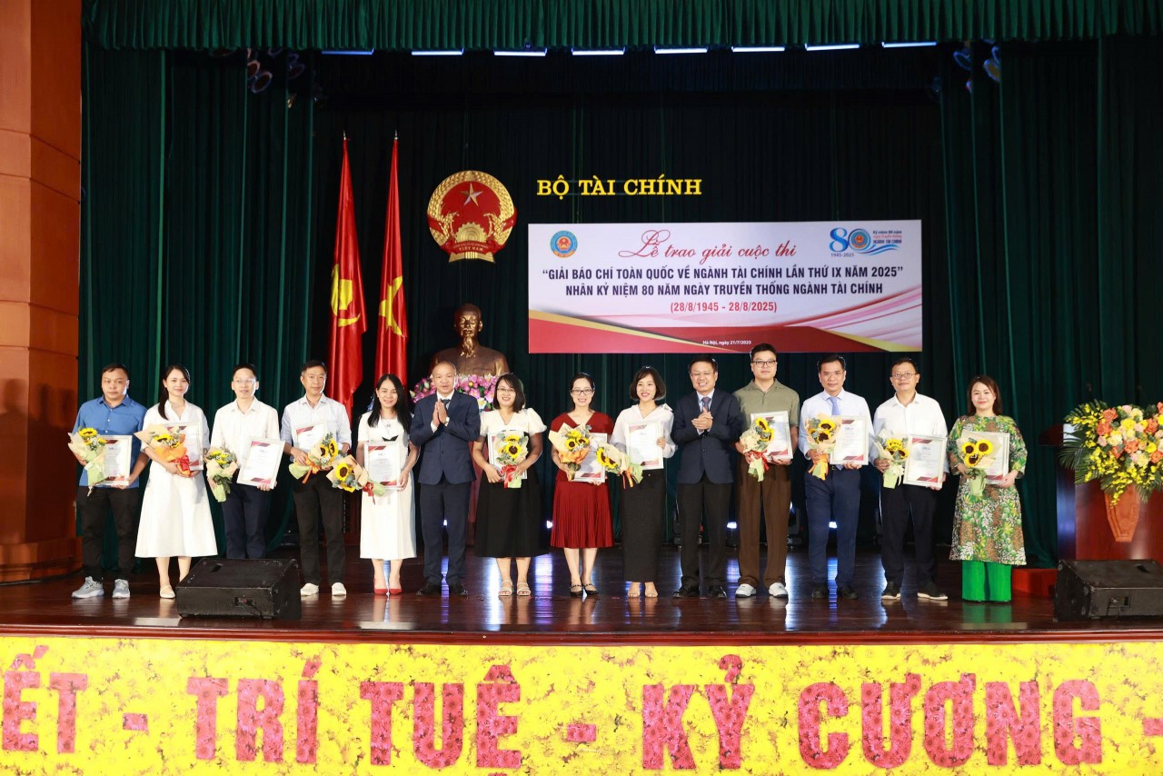 Báo Tài chính  - Đầu tư có 5 tác phẩm đoạt Giải Báo chí toàn quốc viết về ngành Tài chính lần thứ 9