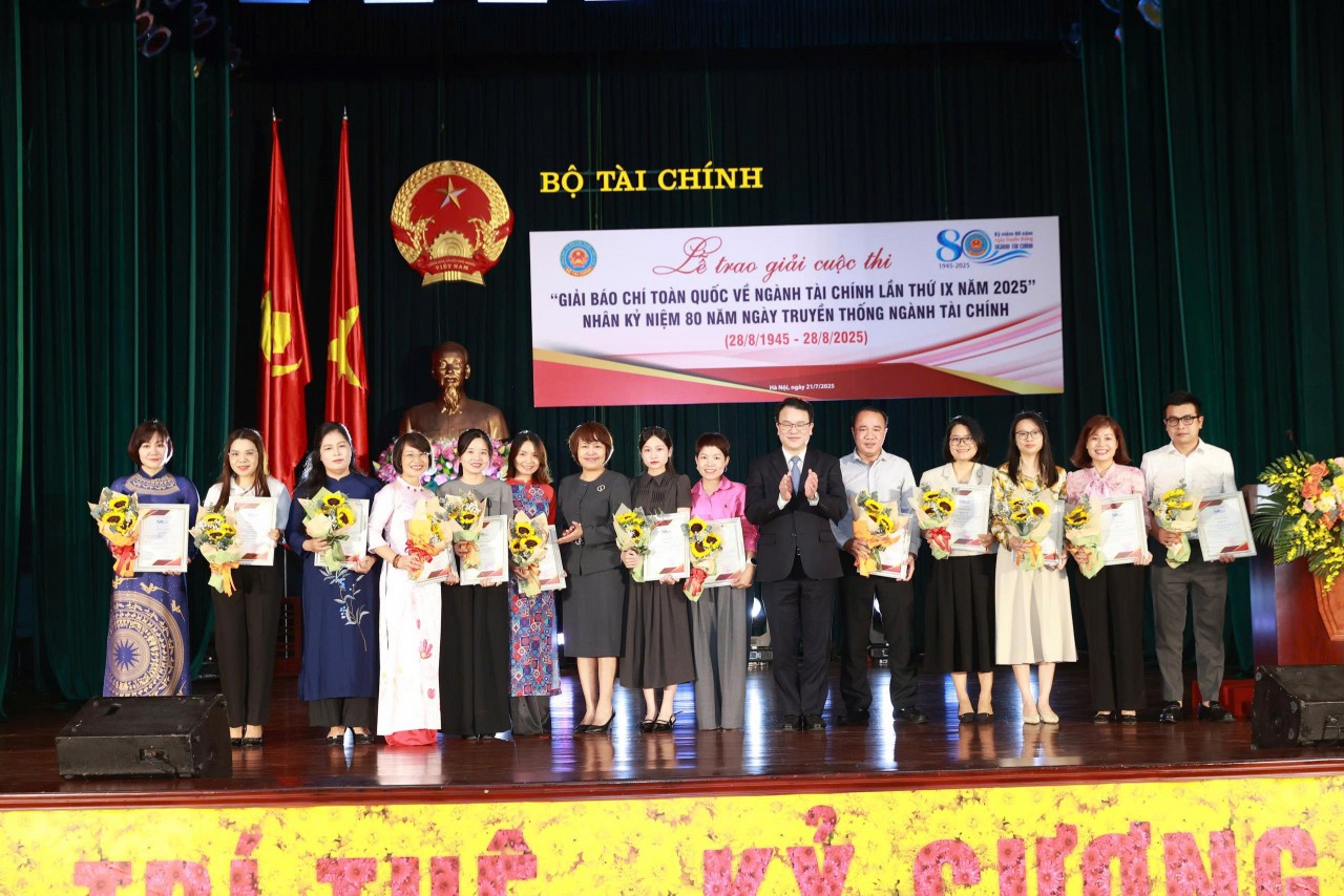 Báo Tài chính  - Đầu tư có 5 tác phẩm đoạt Giải Báo chí toàn quốc viết về ngành Tài chính lần thứ 9