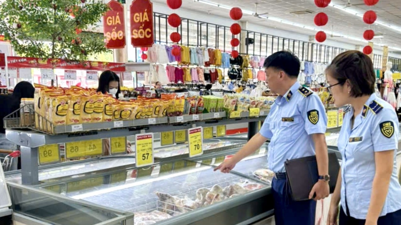 Xử lý các hành vi găm hàng, tăng giá bất hợp lý trong mưa bão WIPHA