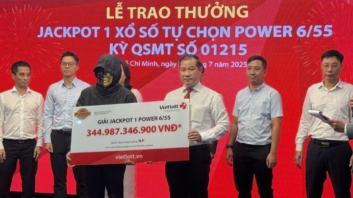 Vietlott trao giải xổ số lớn nhất lịch sử Việt Nam 344,9 tỷ đồng