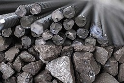 Giá quặng sắt giảm mạnh, xuống dưới 100 USD/tấn Giá quặng sắt giảm mạnh, xuống dưới 100 USD/tấn