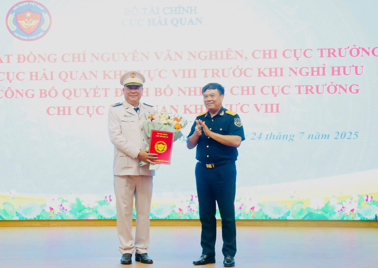 Ông Phạm Quốc Hưng làm Chi cục trưởng Chi cục Hải quan khu vực VIII