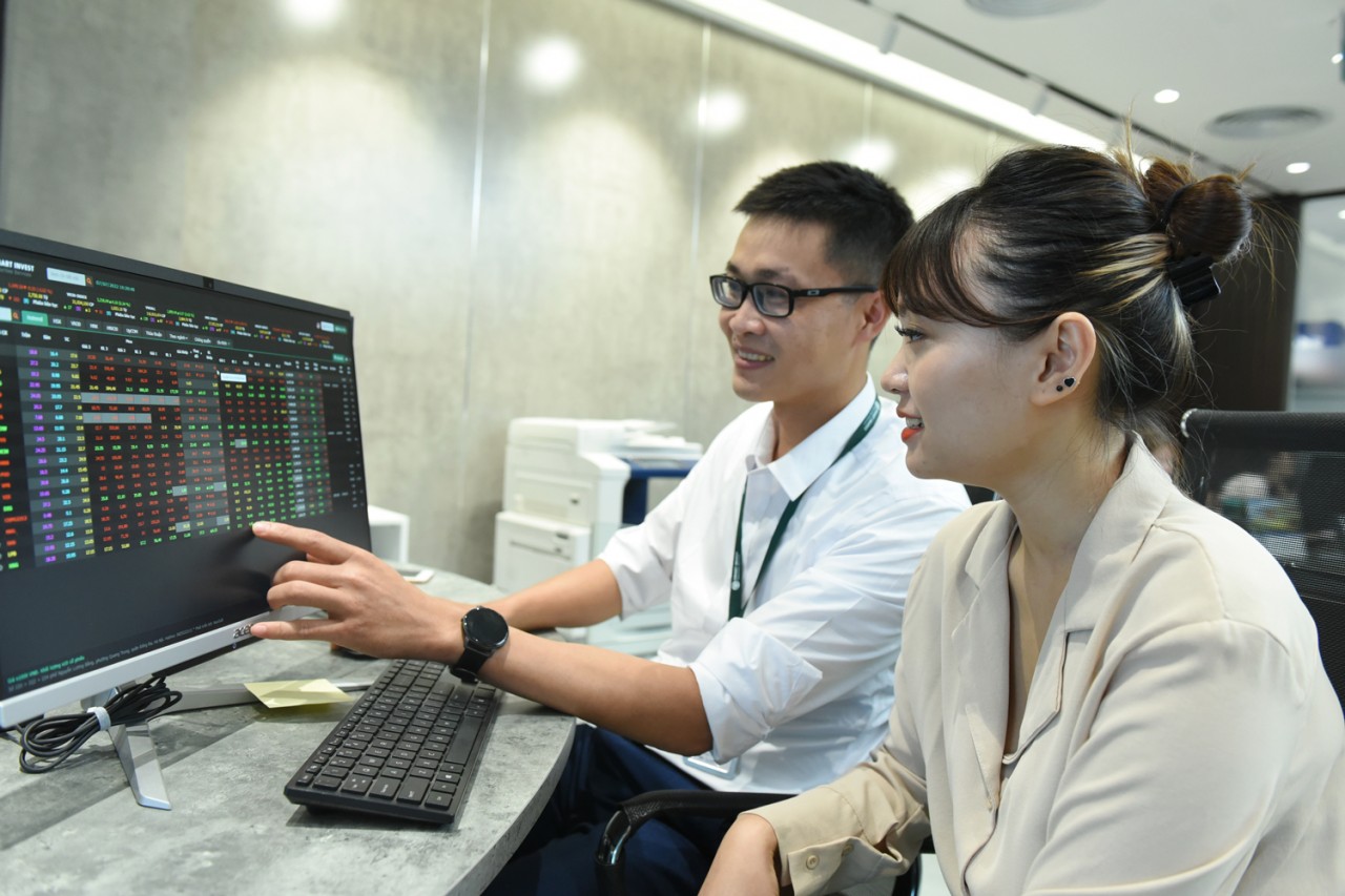 Khung pháp lý cho thị trường chứng khoán ngày càng hoàn thiện và hội nhập Chứng khoán ngày 12/2: VN-Index tăng phiên thứ hai liên tiếp, dòng tiền “nghỉ Tết sớm”