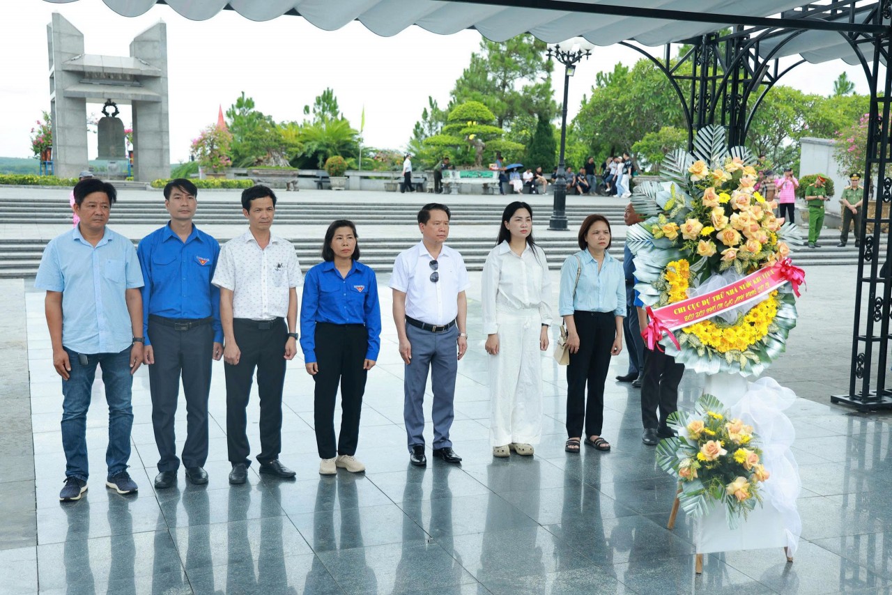 Chi cục Dự trữ Nhà nước khu vực X hành trình “về nguồn” tại Quảng Trị