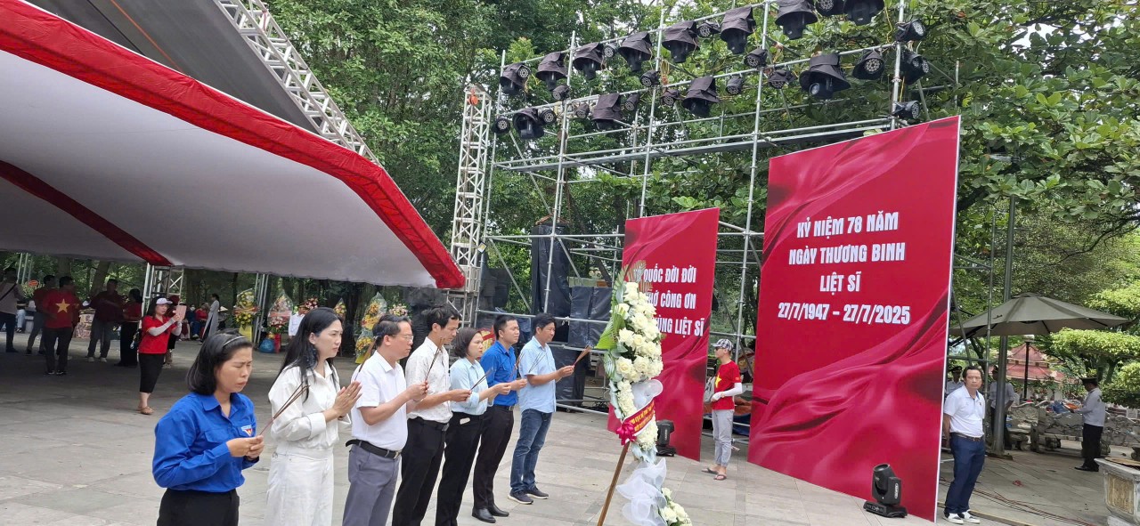 Chi cục Dự trữ Nhà nước khu vực X hành trình “về nguồn” tại Quảng Trị