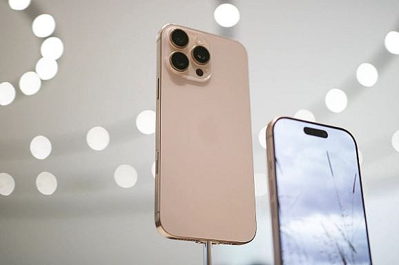 Giá iPhone 16 Pro Max giảm xuống thấp nhất từ khi ra mắt