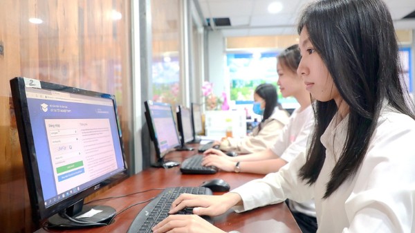 Lịch nộp lệ phí đăng ký xét tuyển đại học năm 2025