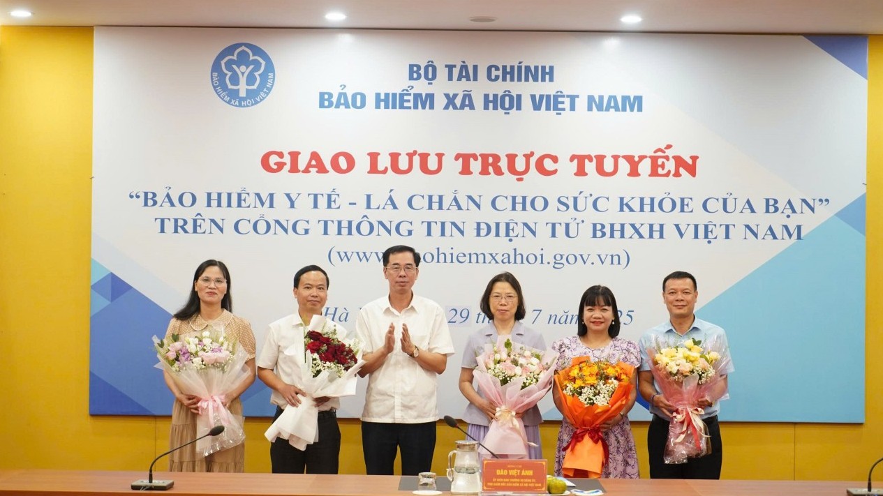 Giao lưu trực tuyến “Bảo hiểm y tế - Lá chắn cho sức khỏe của bạn”