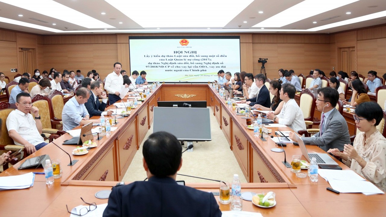 Bộ Tài chính lấy ý kiến dự án luật sửa đổi, bổ sung Luật Quản lý nợ công