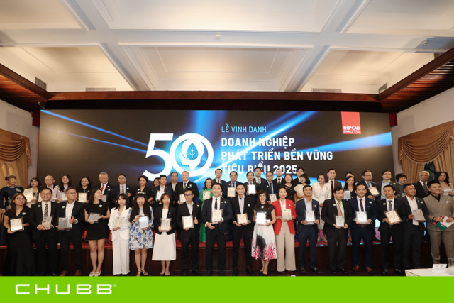 Chubb Life Việt Nam lần đầu được vinh danh tại giải thưởng Top 50 Doanh nghiệp Phát triển Bền vững nhờ đóng góp thiết thực cho hành trình học tập của trẻ em khó khăn