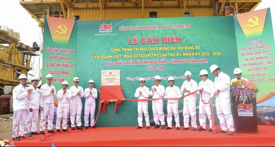 Chào mừng Đại hội đại biểu Đảng bộ Petrovietnam lần thứ IV, nhiệm kỳ 2025-2030: Khát vọng vươn mình trong nhiệm kỳ mới