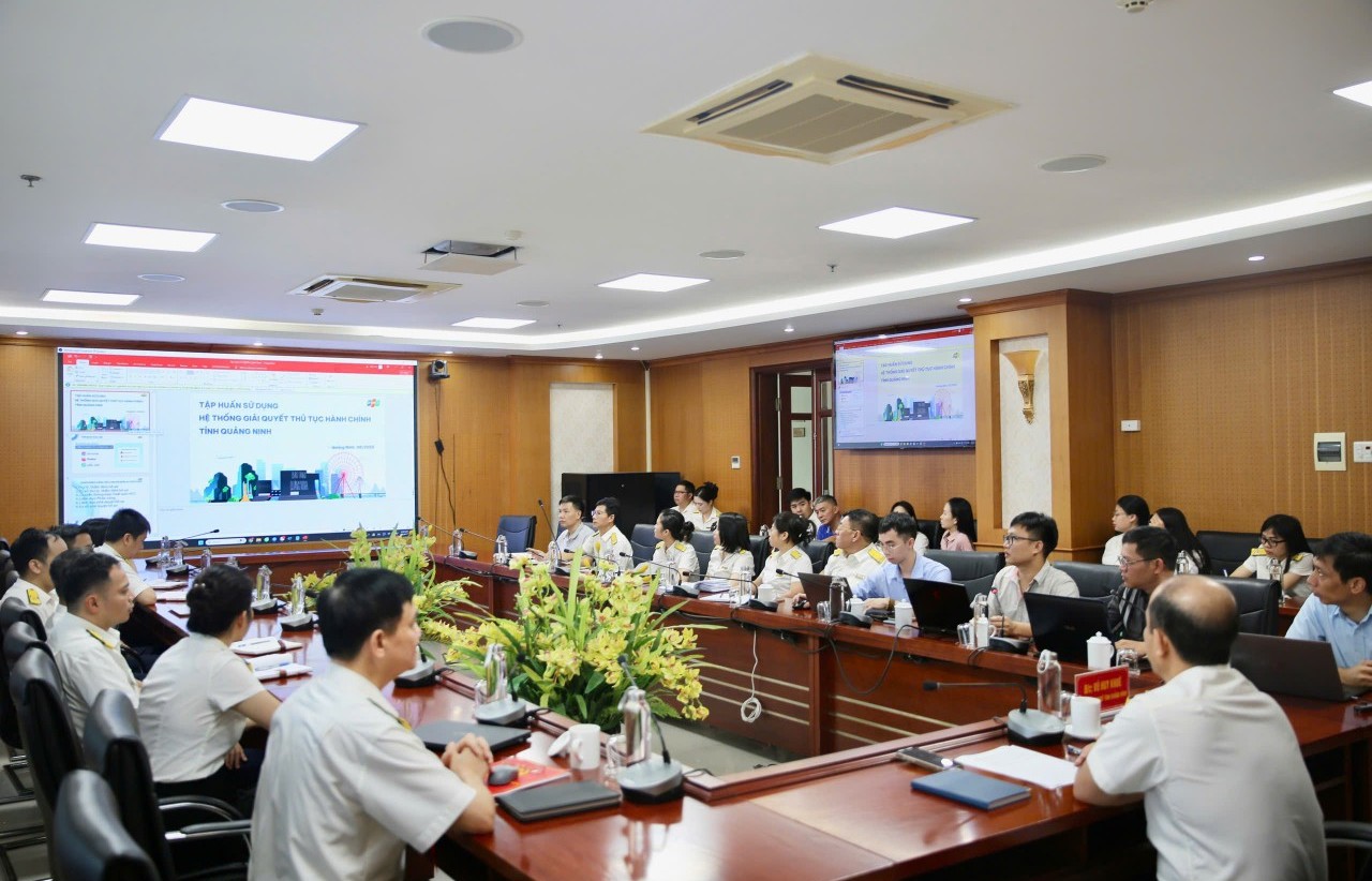 Quảng Ninh tổ chức tập huấn hệ thống thông tin thủ tục hành chính lĩnh vực đất đai