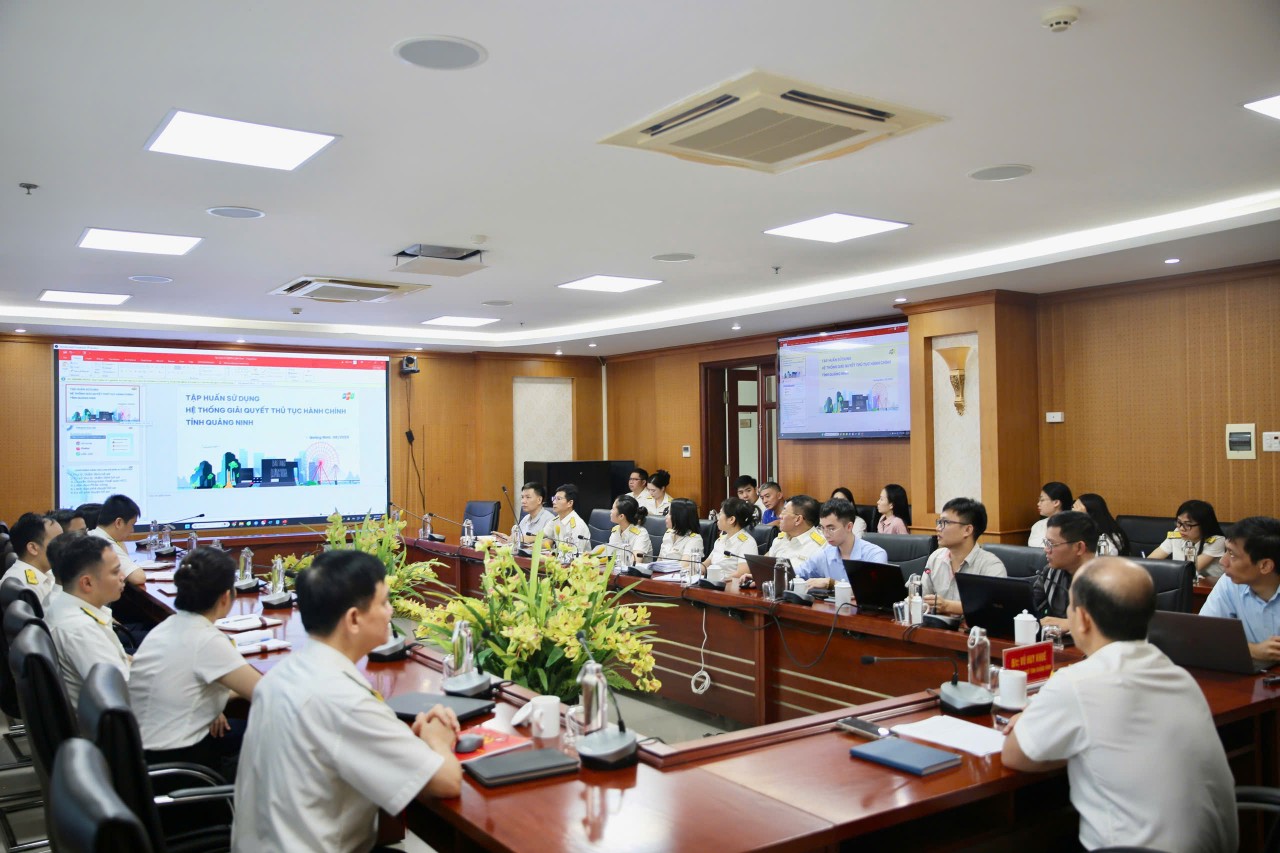 Quảng Ninh tổ chức tập huấn hệ thống thông tin thủ tục hành chính lĩnh vực đất đai