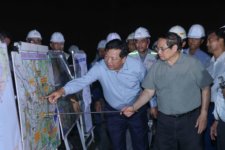 Thủ tướng lần thứ 8 kiểm tra sân bay Long Thành, yêu cầu cơ bản hoàn thành vào 19/12/2025- Ảnh 12. Thủ tướng lần thứ 8 kiểm tra sân bay Long Thành, yêu cầu cơ bản hoàn thành vào 19/12/2025- Ảnh 12.