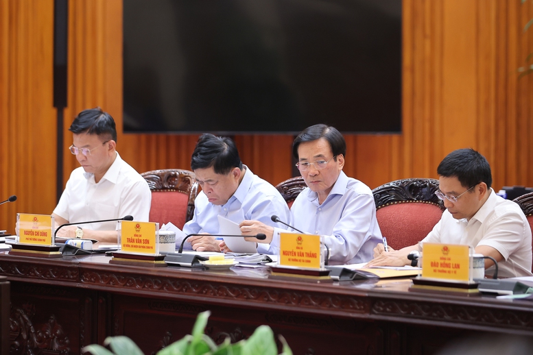 Thủ tướng: Thích ứng linh hoạt, hiệu quả với tình hình để đạt tăng trưởng 8,3-8,5%- Ảnh 5.