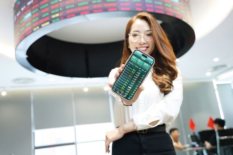 Lợi nhuận ngân hàng dẫn sóng nhưng sức ép lên NIM tăng dần