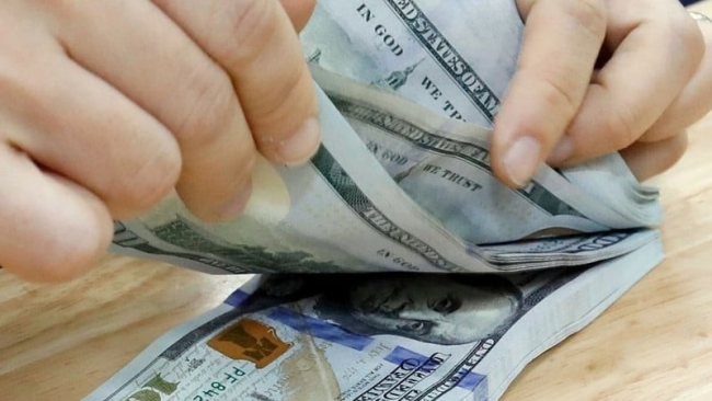 Tỷ giá USD hôm nay (7/8): Đồng USD suy yếu,"chợ đen" giảm mạnh chiều mua