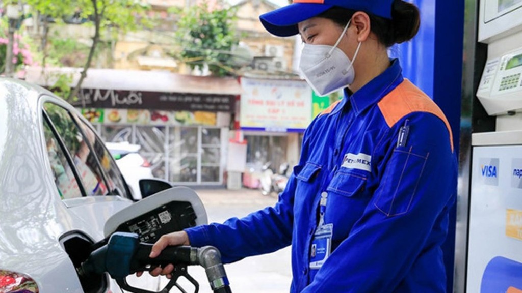 Giá xăng tăng từ 207 đồng - 234 đồng/lít