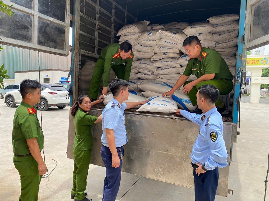 Nghệ An: Phát hiện hơn 3 tấn đường cát nhập lậu
