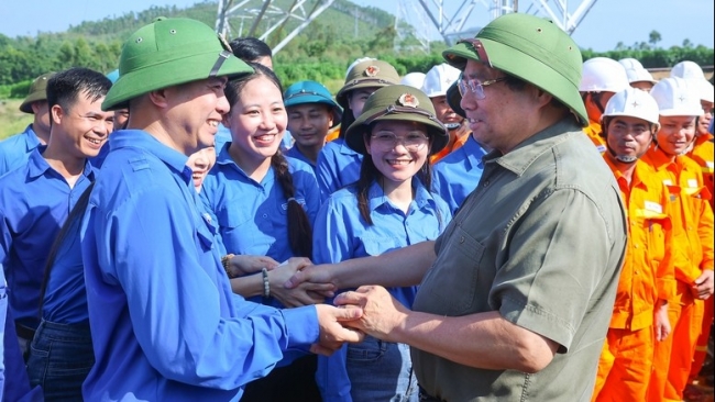 Thủ tướng: Dứt khoát hoàn thành đường dây 500 kV Lào Cai - Vĩnh Yên trong 6 tháng thay vì 2 năm