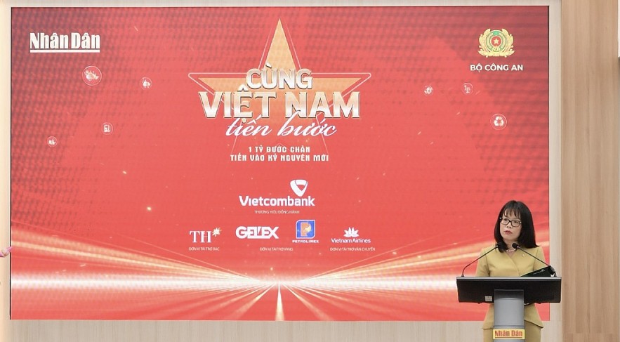 undefined Vietcombank đồng hành với chương trình “Cùng Việt Nam tiến bước”, lan tỏa thông điệp “1 tỷ bước xanh”