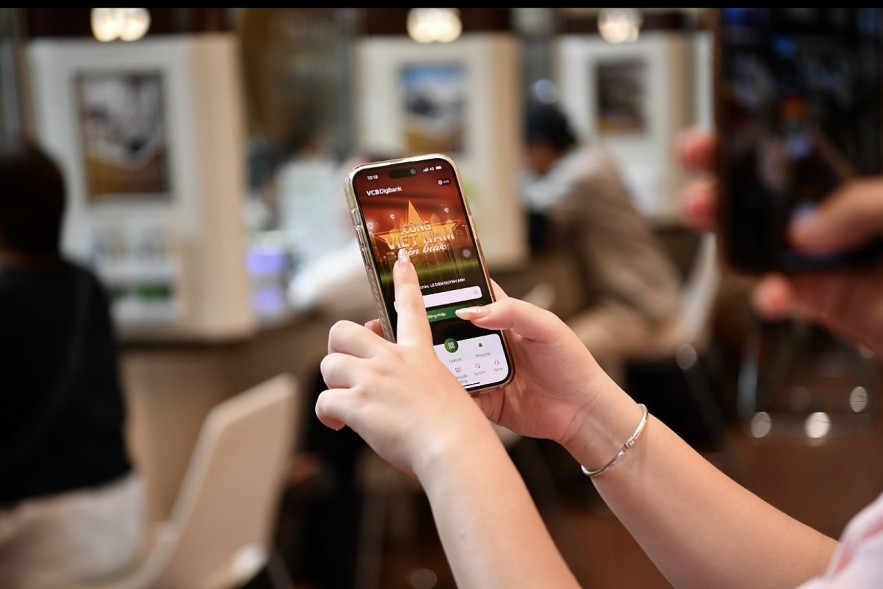 undefined Vietcombank đồng hành với chương trình “Cùng Việt Nam tiến bước”, lan tỏa thông điệp “1 tỷ bước xanh”