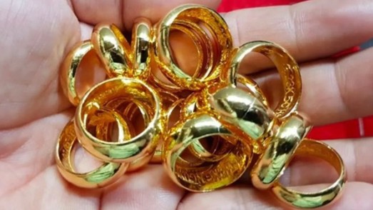 Giá vàng hôm nay (13/8): Giá vàng giảm nhẹ nhưng vẫn ở mốc cao