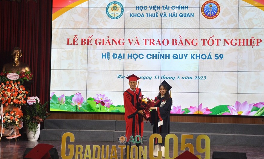 Hơn 72% sinh viên Khoa Thuế và Hải quan khóa 59 tốt nghiệp loại Giỏi và Xuất sắc Học viện Tài chính: Hơn 72% sinh viên Khoa Thuế và Hải quan khóa 59 tốt nghiệp loại Giỏi và Xuất sắc