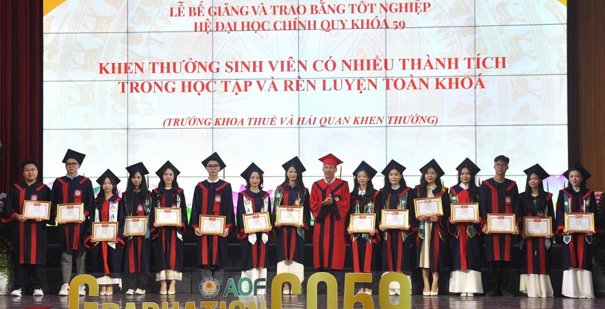 Hơn 72% sinh viên Khoa Thuế và Hải quan khóa 59 tốt nghiệp loại Giỏi và Xuất sắc Học viện Tài chính: Hơn 72% sinh viên Khoa Thuế và Hải quan khóa 59 tốt nghiệp loại Giỏi và Xuất sắc