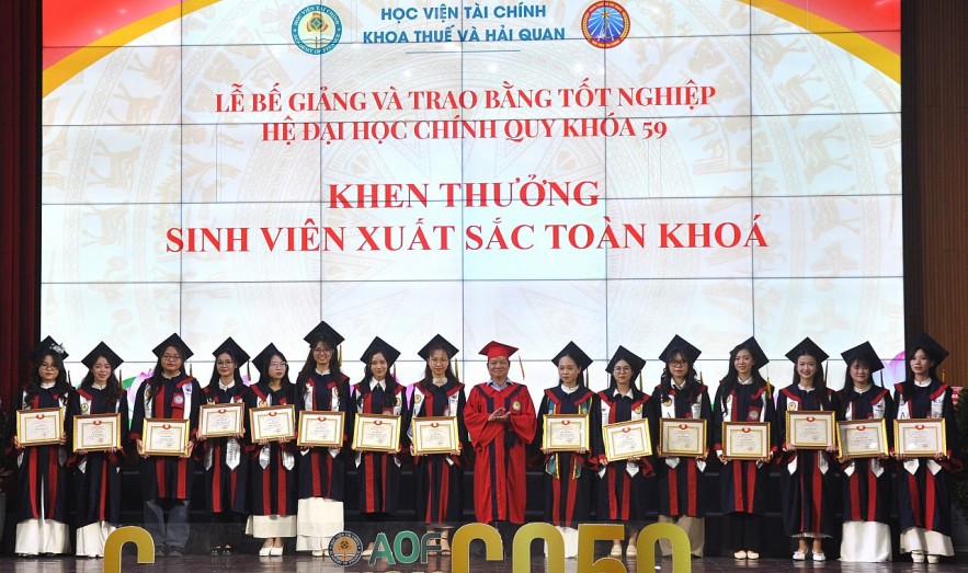 Hơn 72% sinh viên Khoa Thuế và Hải quan khóa 59 tốt nghiệp loại Giỏi và Xuất sắc Học viện Tài chính: Hơn 72% sinh viên Khoa Thuế và Hải quan khóa 59 tốt nghiệp loại Giỏi và Xuất sắc