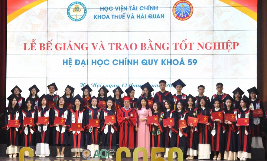 Hơn 72% sinh viên Khoa Thuế và Hải quan khóa 59 tốt nghiệp loại Giỏi và Xuất sắc Học viện Tài chính: Hơn 72% sinh viên Khoa Thuế và Hải quan khóa 59 tốt nghiệp loại Giỏi và Xuất sắc