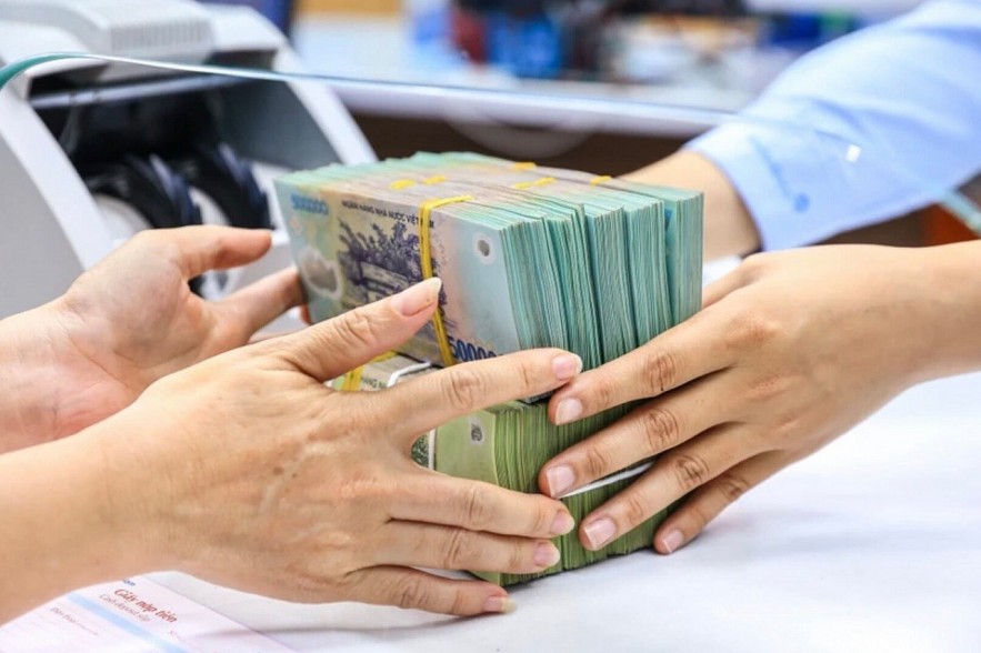 EVNFinance lộ loạt sai phạm khi tín dụng dồn nhóm khách lớn, cho vay EVNFinance lộ loạt sai phạm khi tín dụng dồn nhóm khách lớn, cho vay