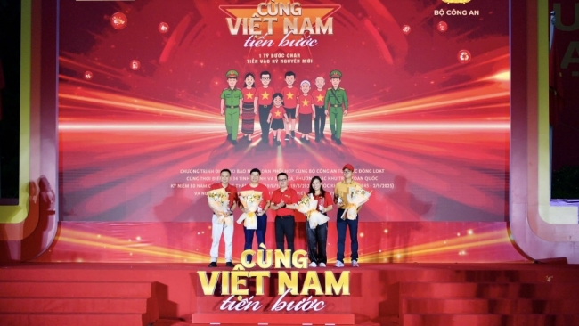 Hơn 20.000 người Vietcombank hòa nhịp “cùng Việt Nam tiến bước”