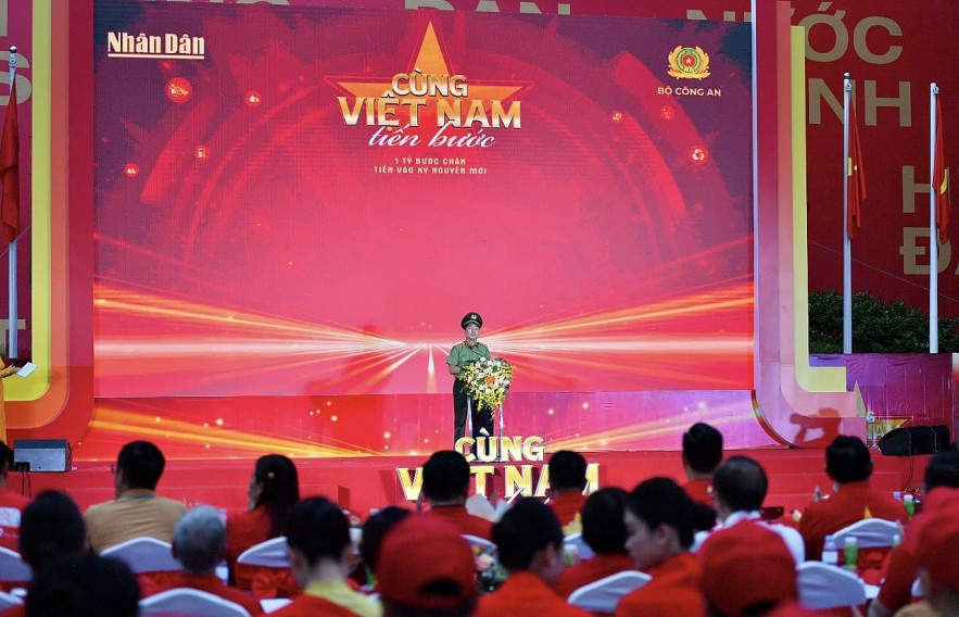 Hơn 20.000 người Vietcombank hòa nhịp “cùng Việt Nam tiến bước”
