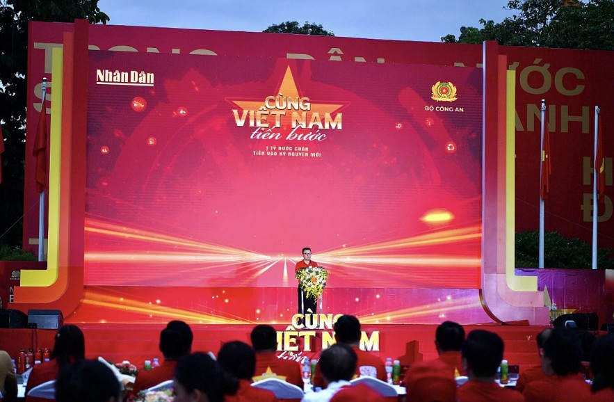 Hơn 20.000 người Vietcombank hòa nhịp “cùng Việt Nam tiến bước”