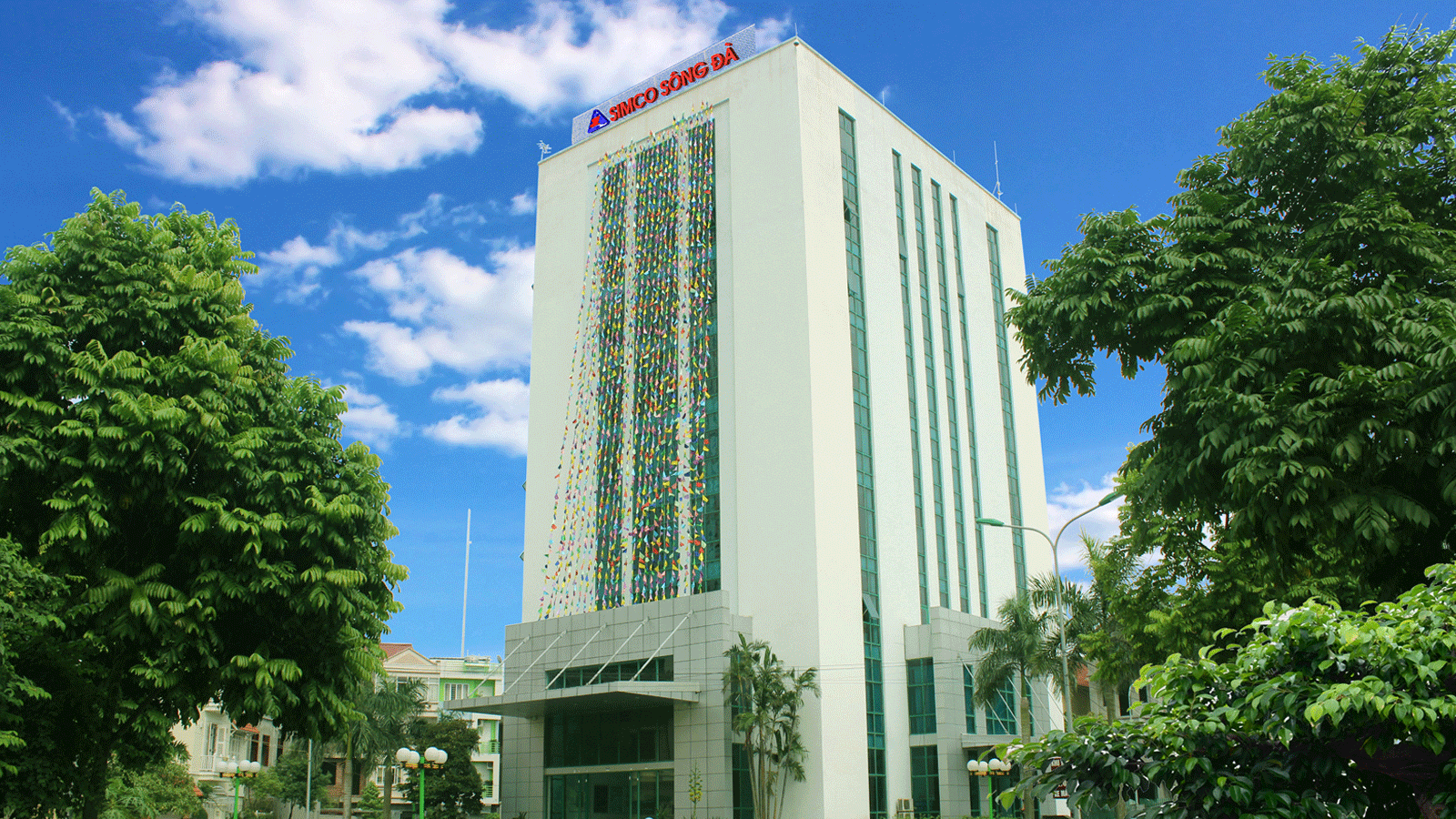 Ủy ban Chứng khoán Nhà nước xử phạt loạt doanh nghiệp do vi phạm công bố thông tin Ủy ban Chứng khoán Nhà nước xử phạt loạt doanh nghiệp do vi phạm công bố thông tin