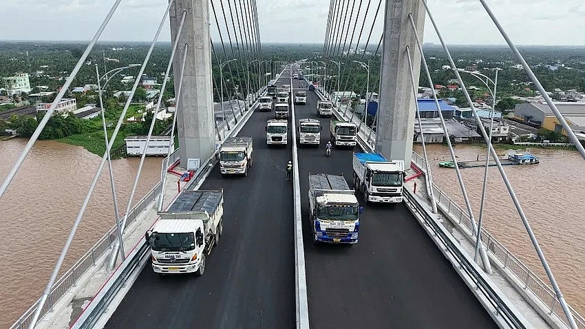 “Vượt nắng thắng mưa” công trình cầu Rạch Miễu 2 về đích sớm 5 tháng