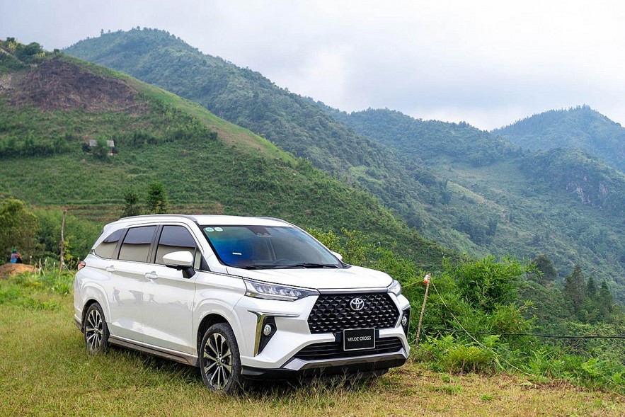 Giá xe ô tô Toyota tháng 8/2025 giảm sốc tới 75 triệu đồng