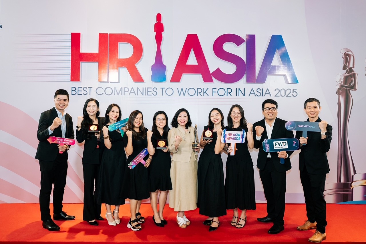 FWD Việt Nam tiếp tục khẳng định vị thế với loạt giải thưởng quốc tế về nhân sự FWD Việt Nam tiếp tục khẳng định vị thế với loạt giải thưởng quốc tế về nhân sự