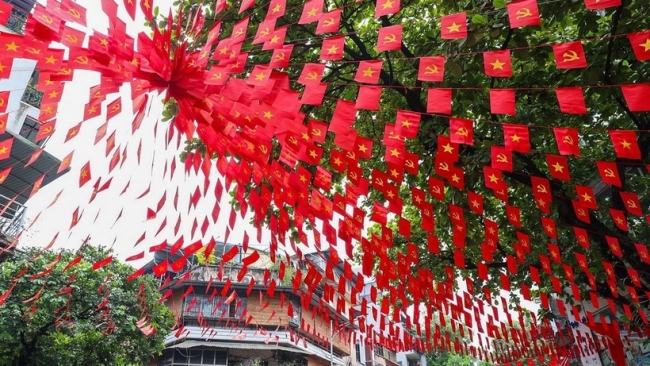 Thủ tướng yêu cầu tăng cường bảo đảm an ninh, trật tự dịp lễ Quốc khánh