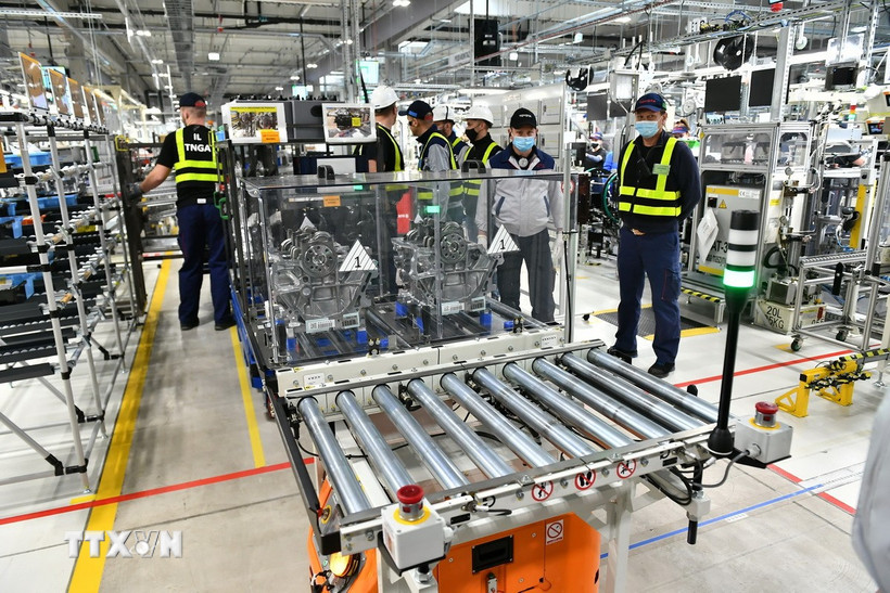 Một nhà máy sản xuất ôtô tại Walbrzych, Ba Lan. (Ảnh: PAP/TTXVN)